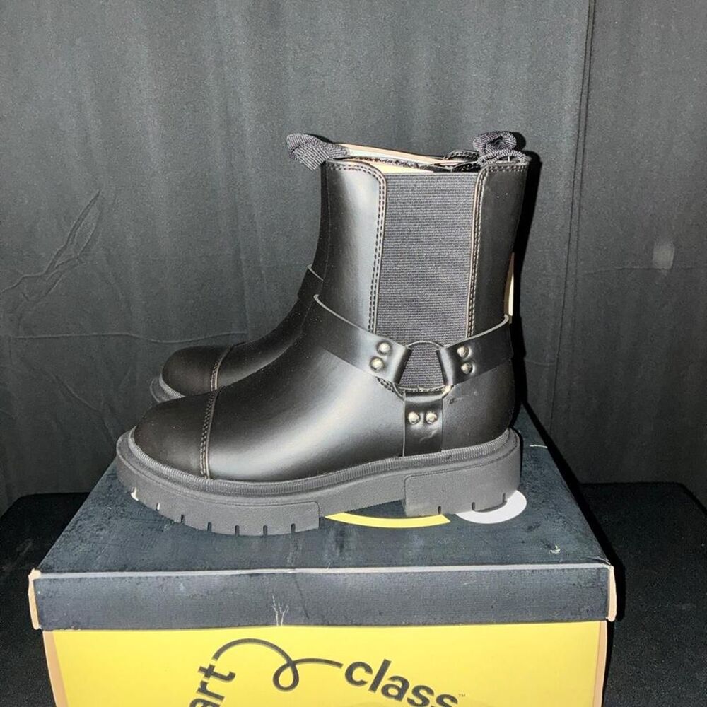 Art-class Girls Boots size 4